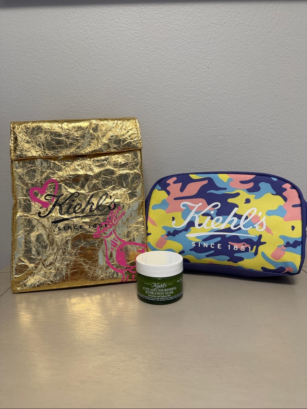 Kiehl’s Avocado Nourishing Hydration Mask + 2 Cosmetic Travel Bags Set - NIB